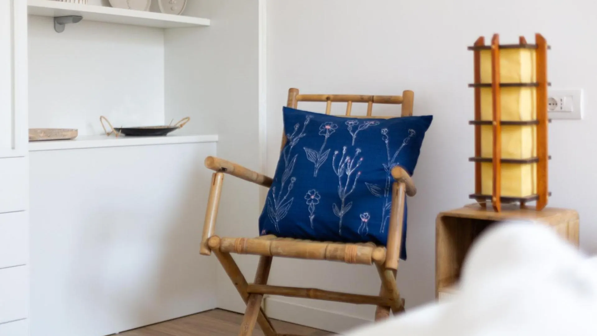 Spacious & Stylish 1-Bedroom Apartment With Terrace Milan Italy