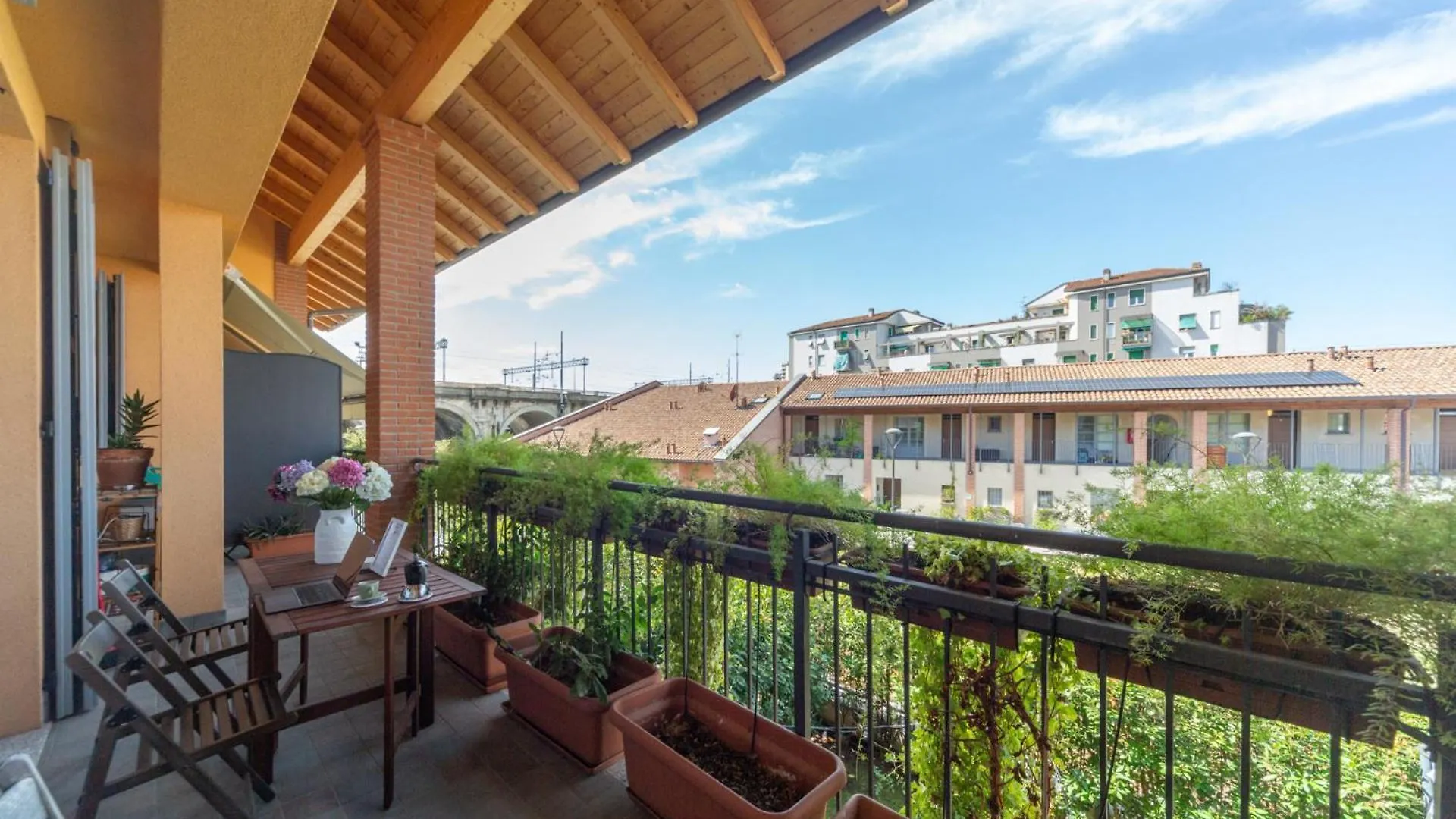 Spacious & Stylish 1-Bedroom Apartment With Terrace Milan Italy
