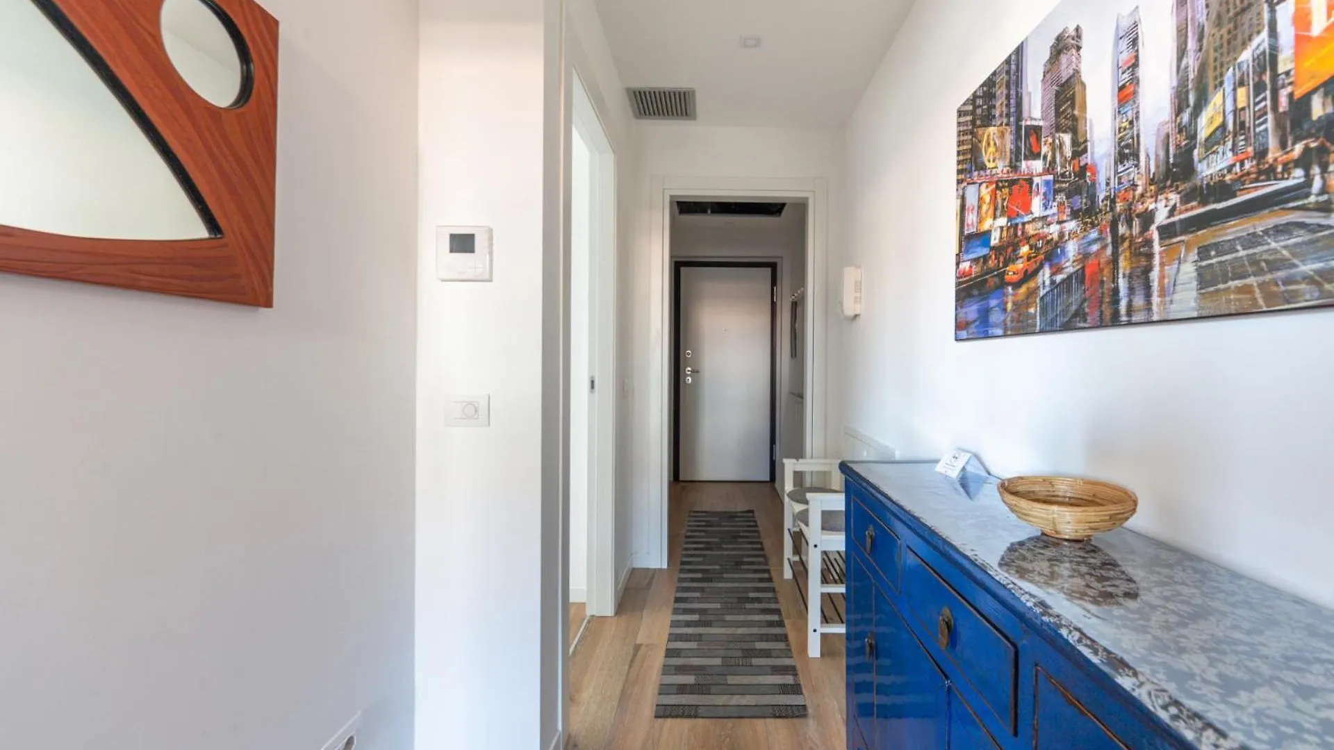 Spacious & Stylish 1-Bedroom Apartment With Terrace Milan 0*,  Italy