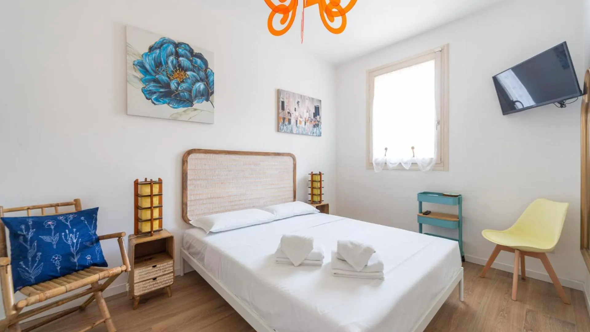 Spacious & Stylish 1-Bedroom Apartment With Terrace Milan